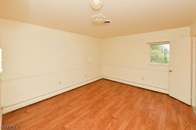 105 Ricker Dr, Ringwood Boro, NJ 07456