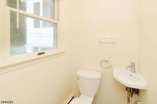 105 Ricker Dr, Ringwood Boro, NJ 07456