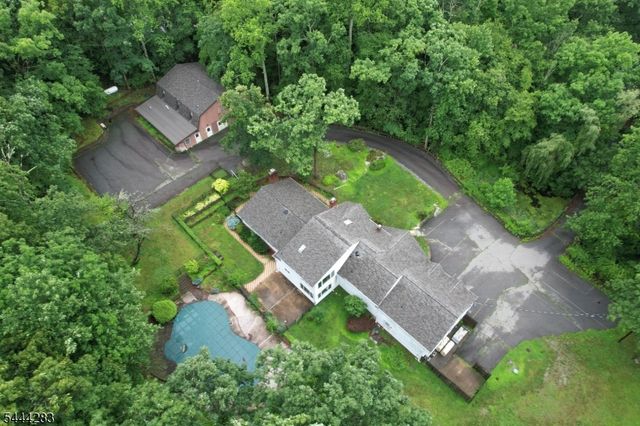 105 Ricker Dr, Ringwood Boro, NJ 07456