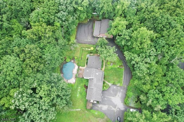 105 Ricker Dr, Ringwood Boro, NJ 07456