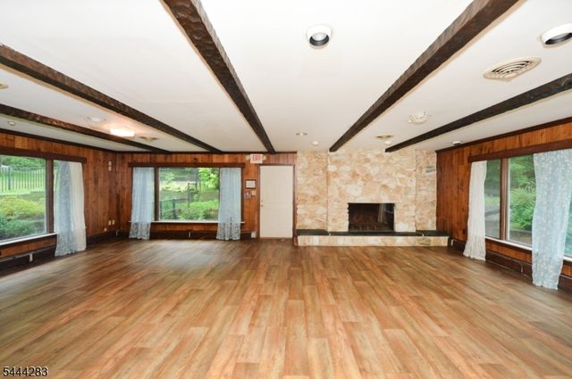 105 Ricker Dr, Ringwood Boro, NJ 07456