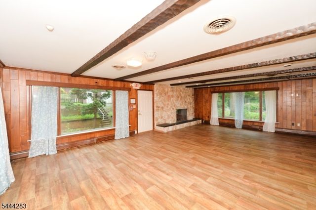 105 Ricker Dr, Ringwood Boro, NJ 07456