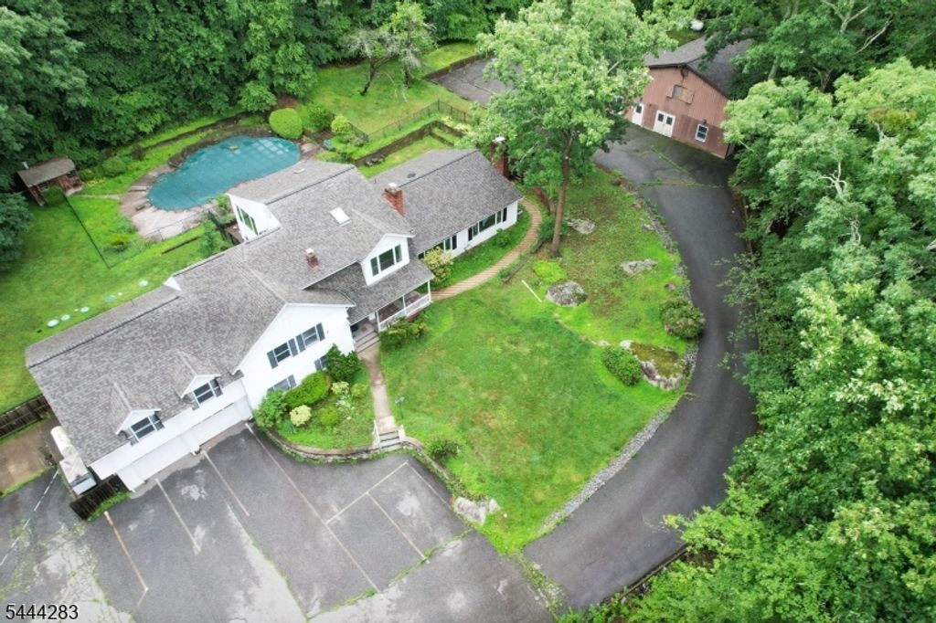 105 Ricker Dr, Ringwood Boro, NJ 07456 — photo 3