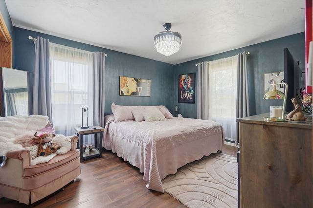 2817 HIGH POINT Drive, Davenport, IA 52806