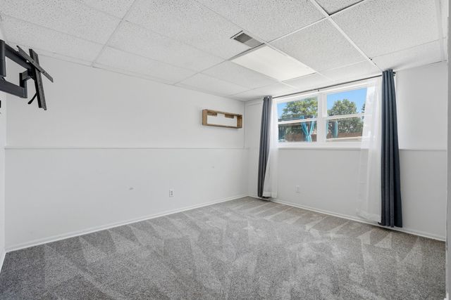 2817 HIGH POINT Drive, Davenport, IA 52806