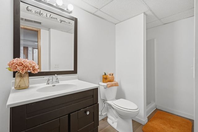 2817 HIGH POINT Drive, Davenport, IA 52806