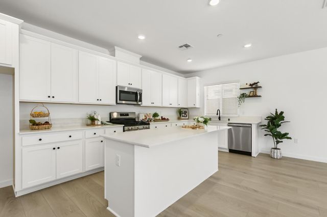 12650 Snowy Owl Way, Rancho Cordova, CA 95742