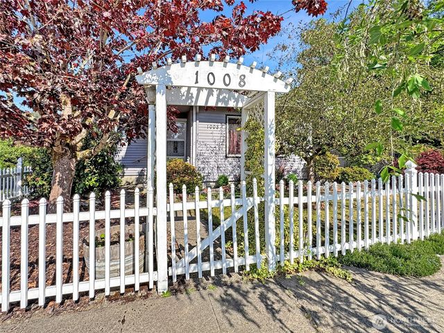 1008 F Street, Centralia, WA 98531