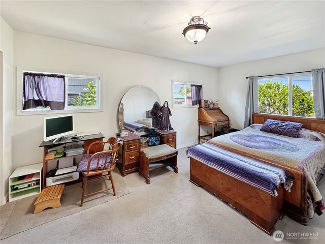 1008 F Street, Centralia, WA 98531