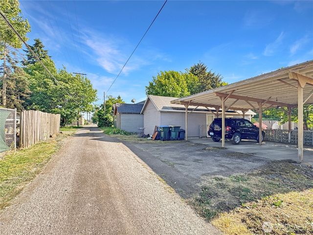 1008 F Street, Centralia, WA 98531