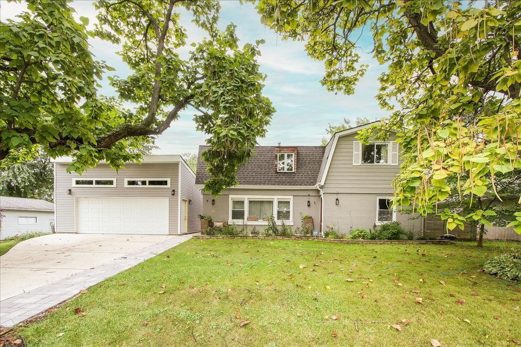 63 Fairway Road, Lake Zurich, IL 60047 — exterior