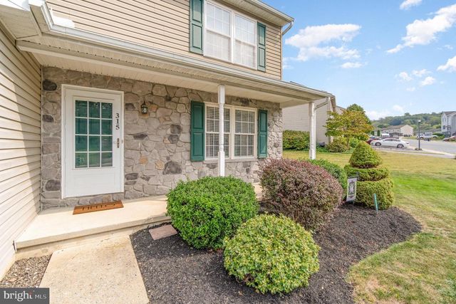 315 PAMELA LN, Lebanon, PA 17042