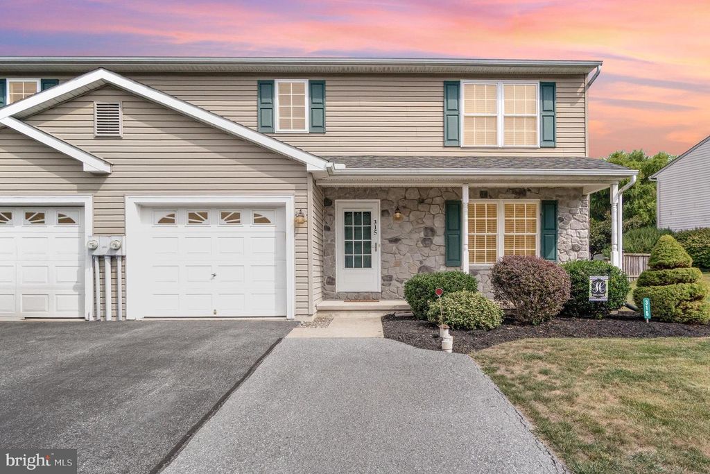 315 PAMELA LN, Lebanon, PA 17042