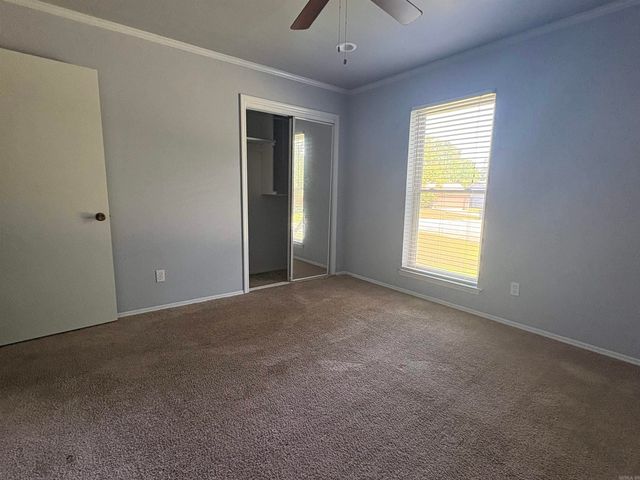 50 Hightrail Drive, Maumelle, AR 72113