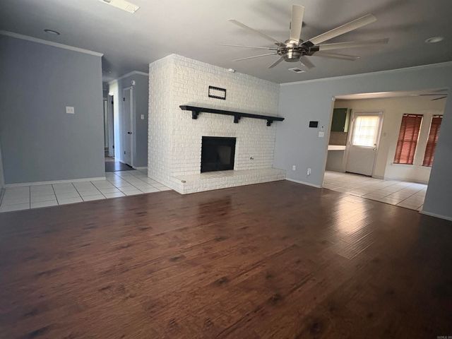 50 Hightrail Drive, Maumelle, AR 72113