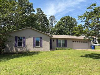 50 Hightrail Drive, Maumelle, AR 72113