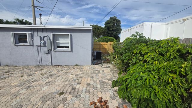 1512 NE 28th Street, Pompano Beach, FL 33064