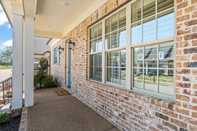 405 CATAWBA VALLEY DR, Collierville, TN 38017