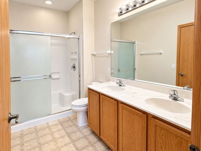 1584 W Ludington Circle, Romeoville, IL 60446
