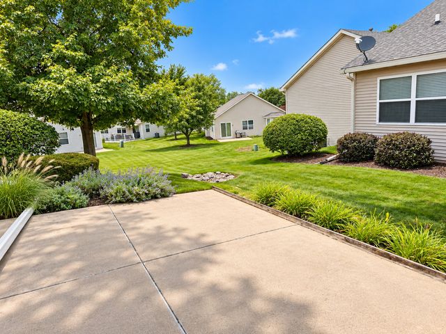 1584 W Ludington Circle, Romeoville, IL 60446