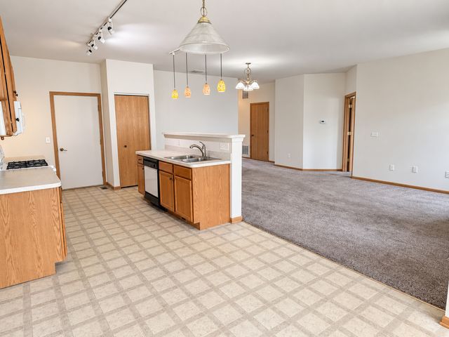 1584 W Ludington Circle, Romeoville, IL 60446