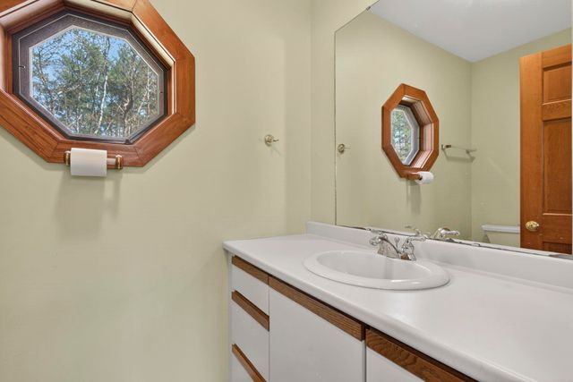 34 Cleveland Hill Road, Brookline, NH 03033