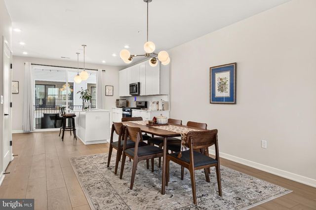14437 GLEN MANOR DR, Chantilly, VA 20151