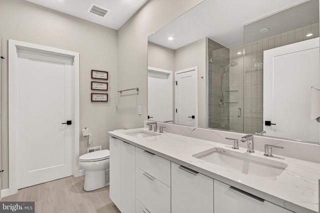 14437 GLEN MANOR DR, Chantilly, VA 20151