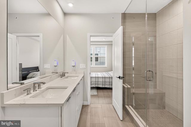 14437 GLEN MANOR DR, Chantilly, VA 20151