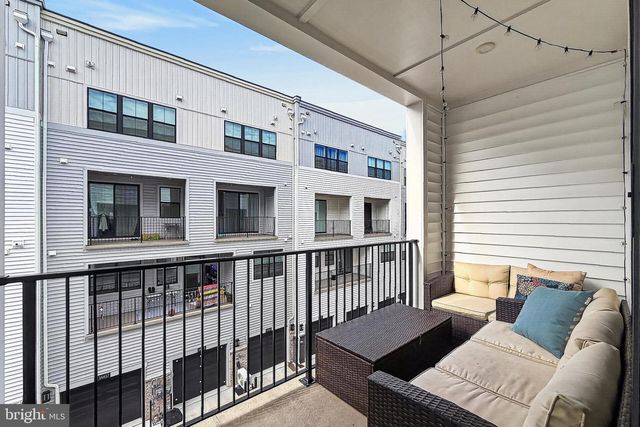 14437 GLEN MANOR DR, Chantilly, VA 20151