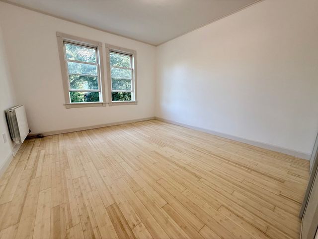 59 Sacramento St 11, Cambridge, MA 02138