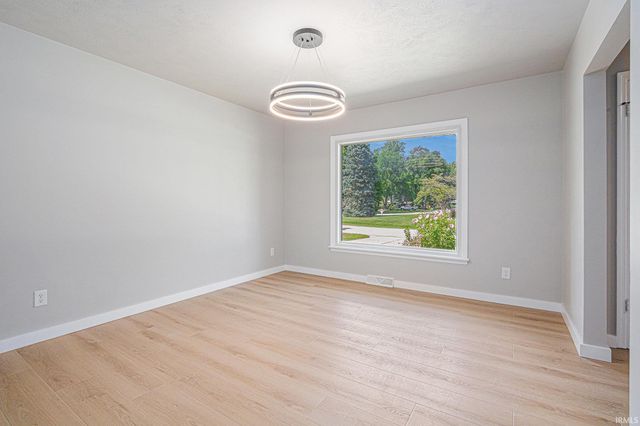 15455 Old Bedford Trail, Mishawaka, IN 46545