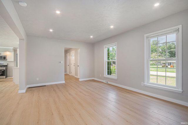 15455 Old Bedford Trail, Mishawaka, IN 46545