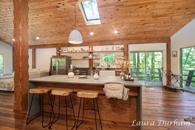 6480 Island Lake Road, Holland, MI 49423