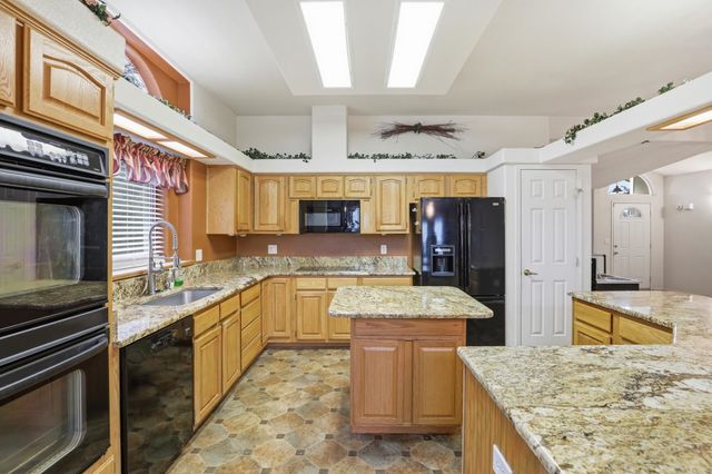 401 E Poplar St, Tekoa, WA 99033