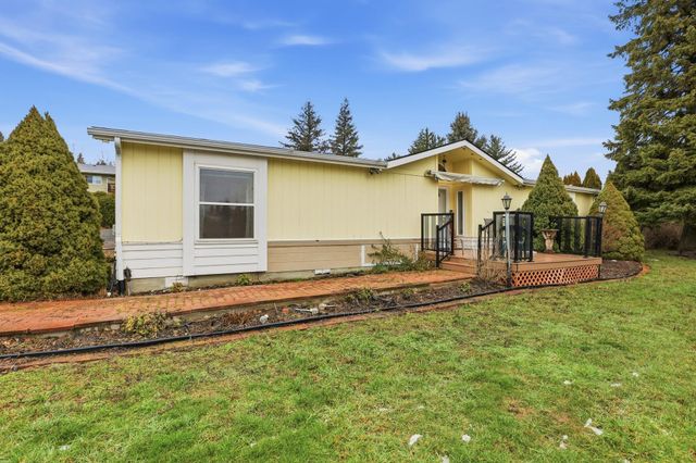 401 E Poplar St, Tekoa, WA 99033