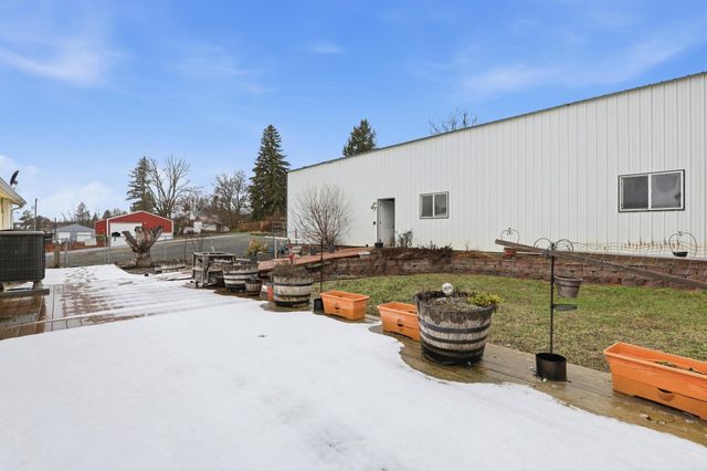 401 E Poplar St, Tekoa, WA 99033