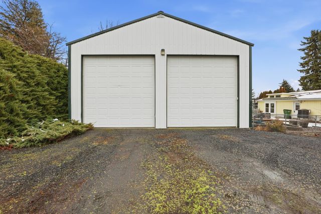 401 E Poplar St, Tekoa, WA 99033