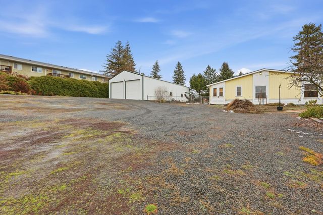 401 E Poplar St, Tekoa, WA 99033