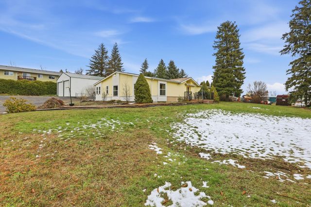 401 E Poplar St, Tekoa, WA 99033
