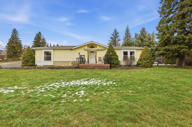 401 E Poplar St, Tekoa, WA 99033