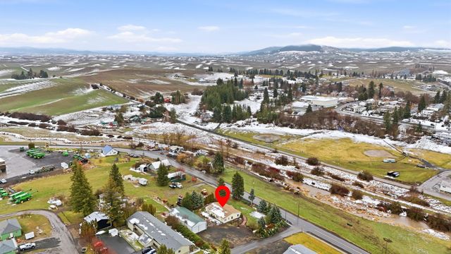 401 E Poplar St, Tekoa, WA 99033