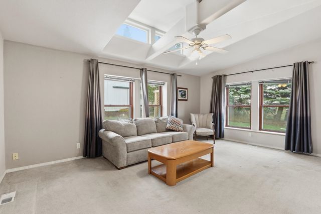 401 E Poplar St, Tekoa, WA 99033