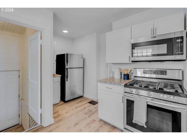 26 N MORGAN St, Portland, OR 97217
