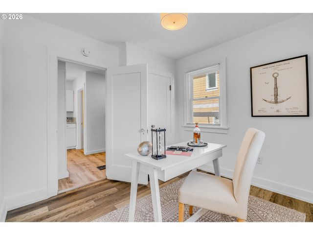 26 N MORGAN St, Portland, OR 97217