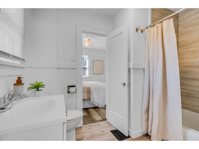 26 N MORGAN St, Portland, OR 97217