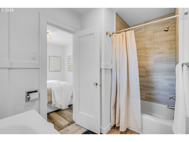 26 N MORGAN St, Portland, OR 97217