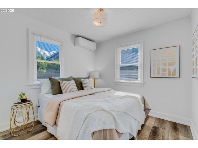 26 N MORGAN St, Portland, OR 97217
