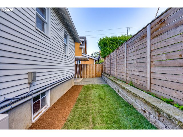 26 N MORGAN St, Portland, OR 97217