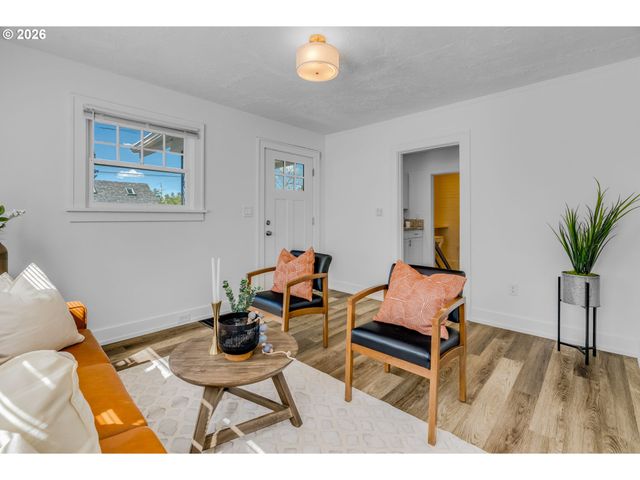 26 N MORGAN St, Portland, OR 97217